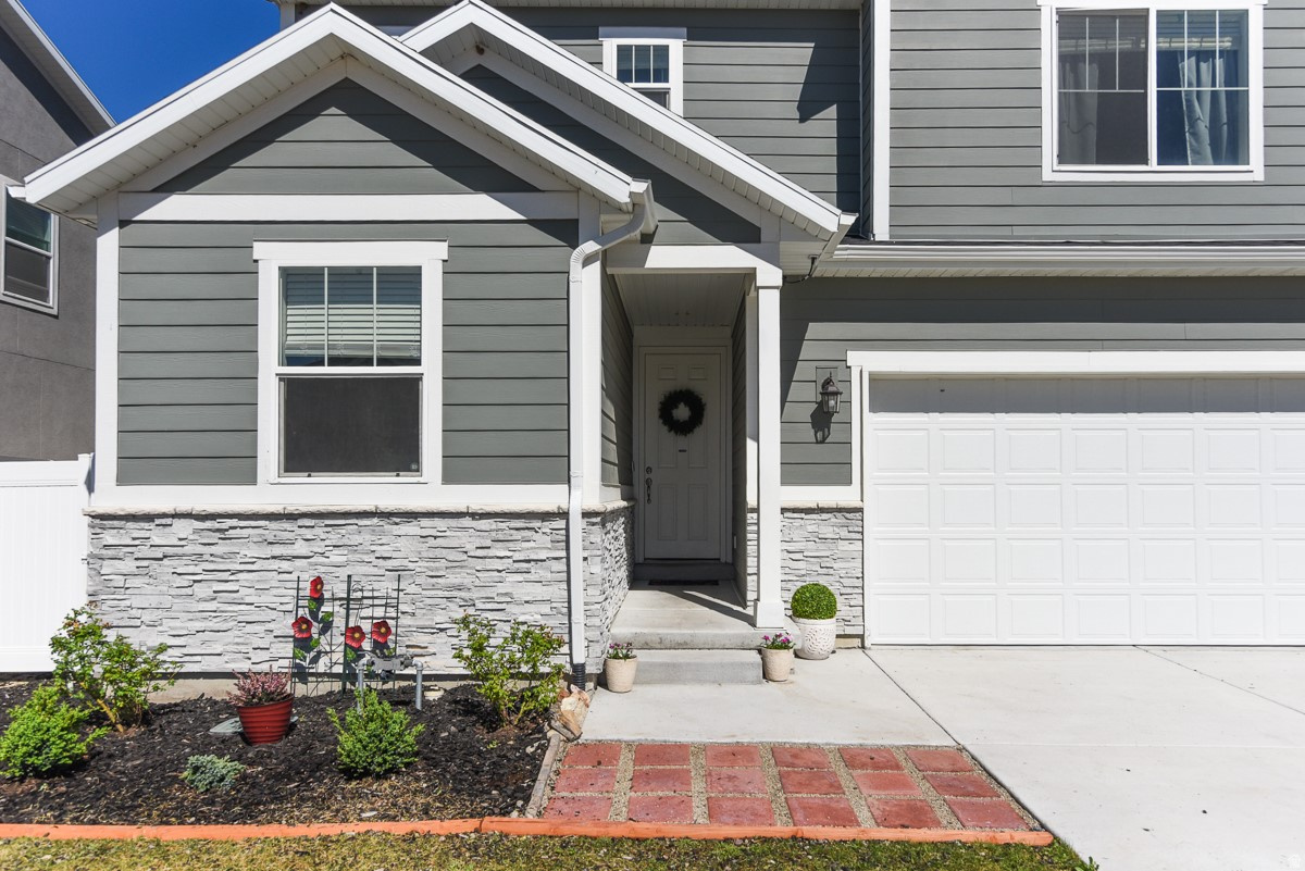 SEASONS AT OVERLAKE - Residential