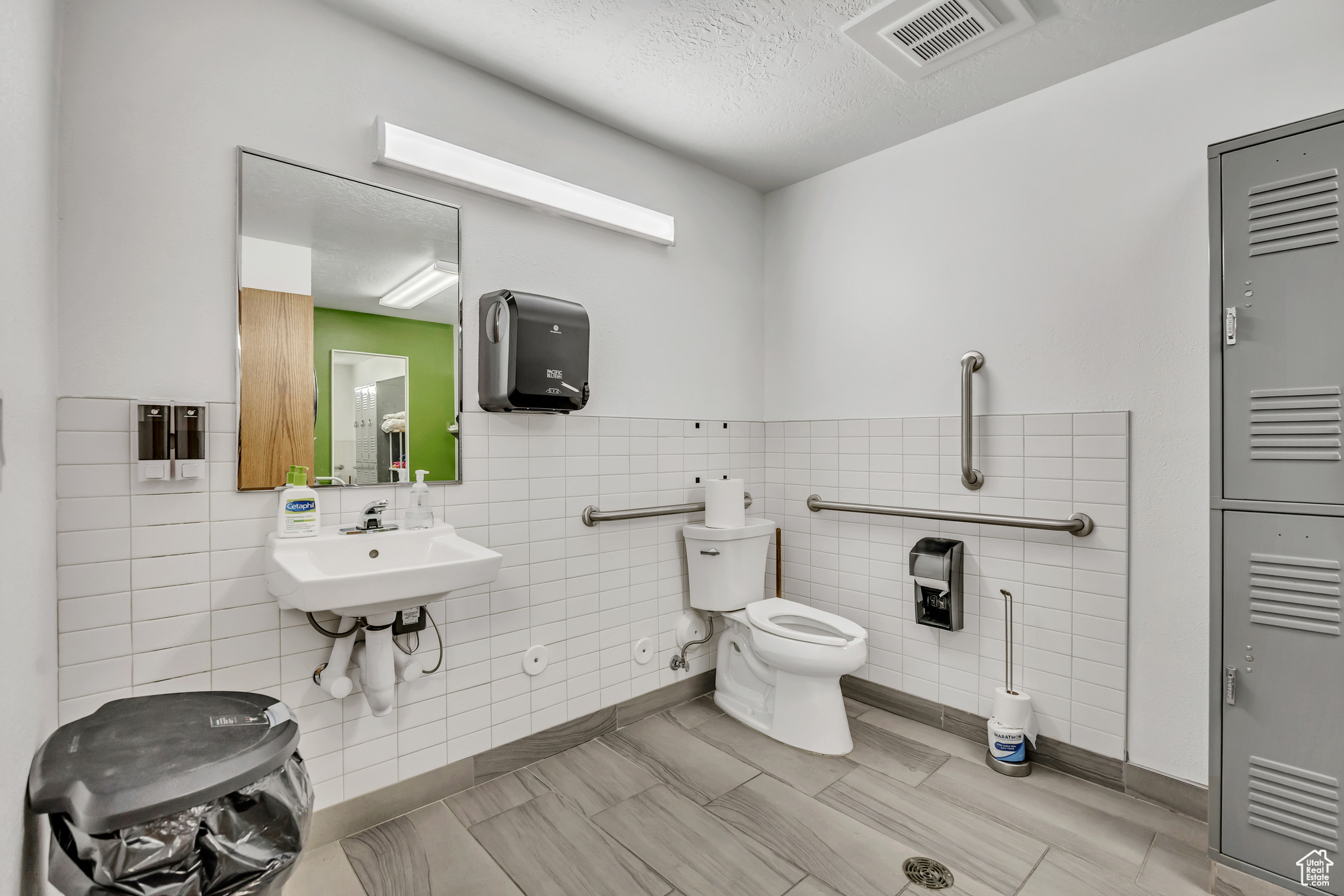 SOUTH MAIN S - Commercial Sale