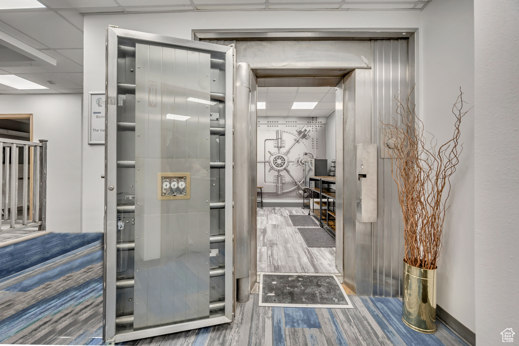 SOUTH MAIN S - Commercial Sale