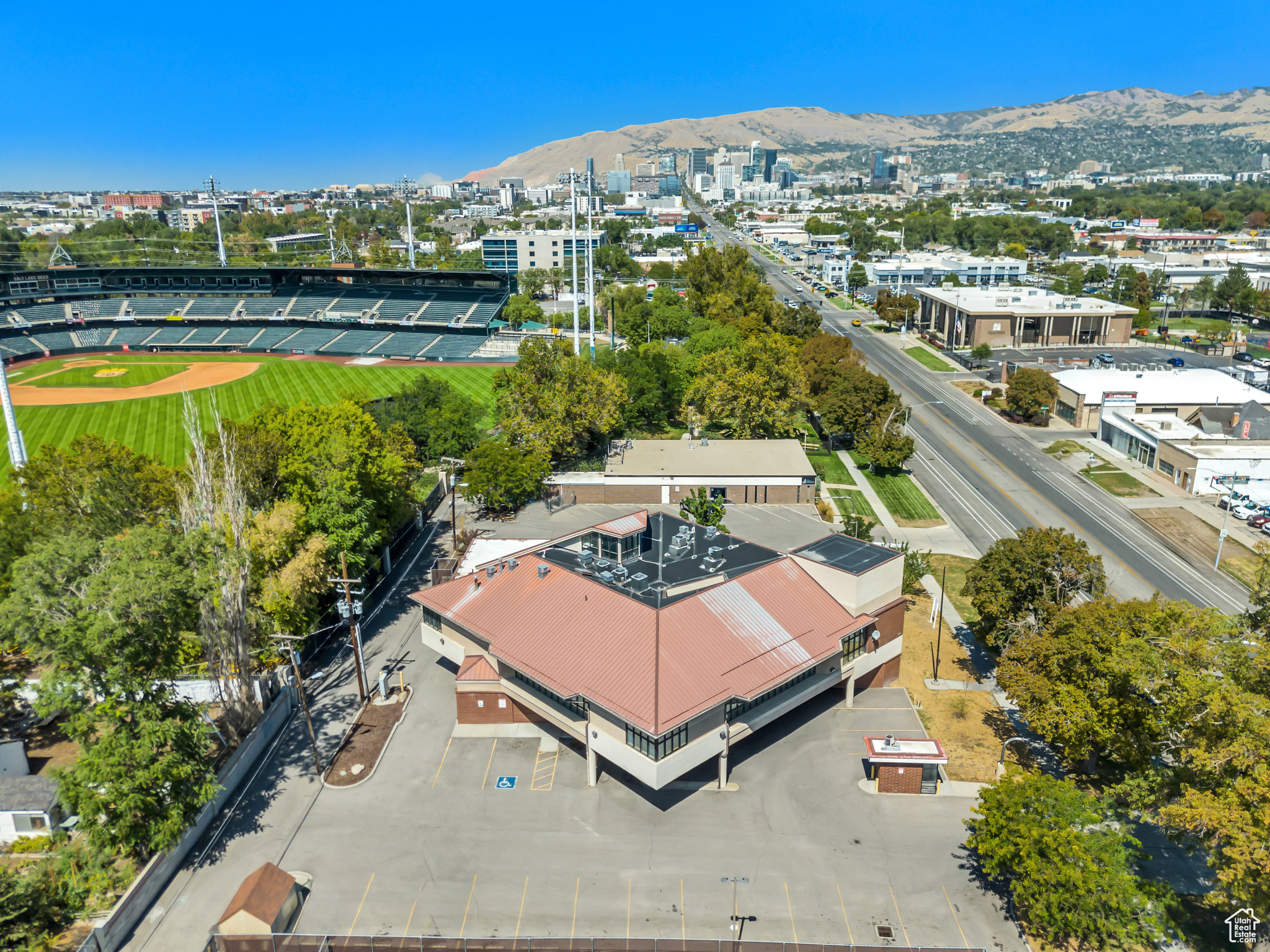 SOUTH MAIN S - Commercial Sale