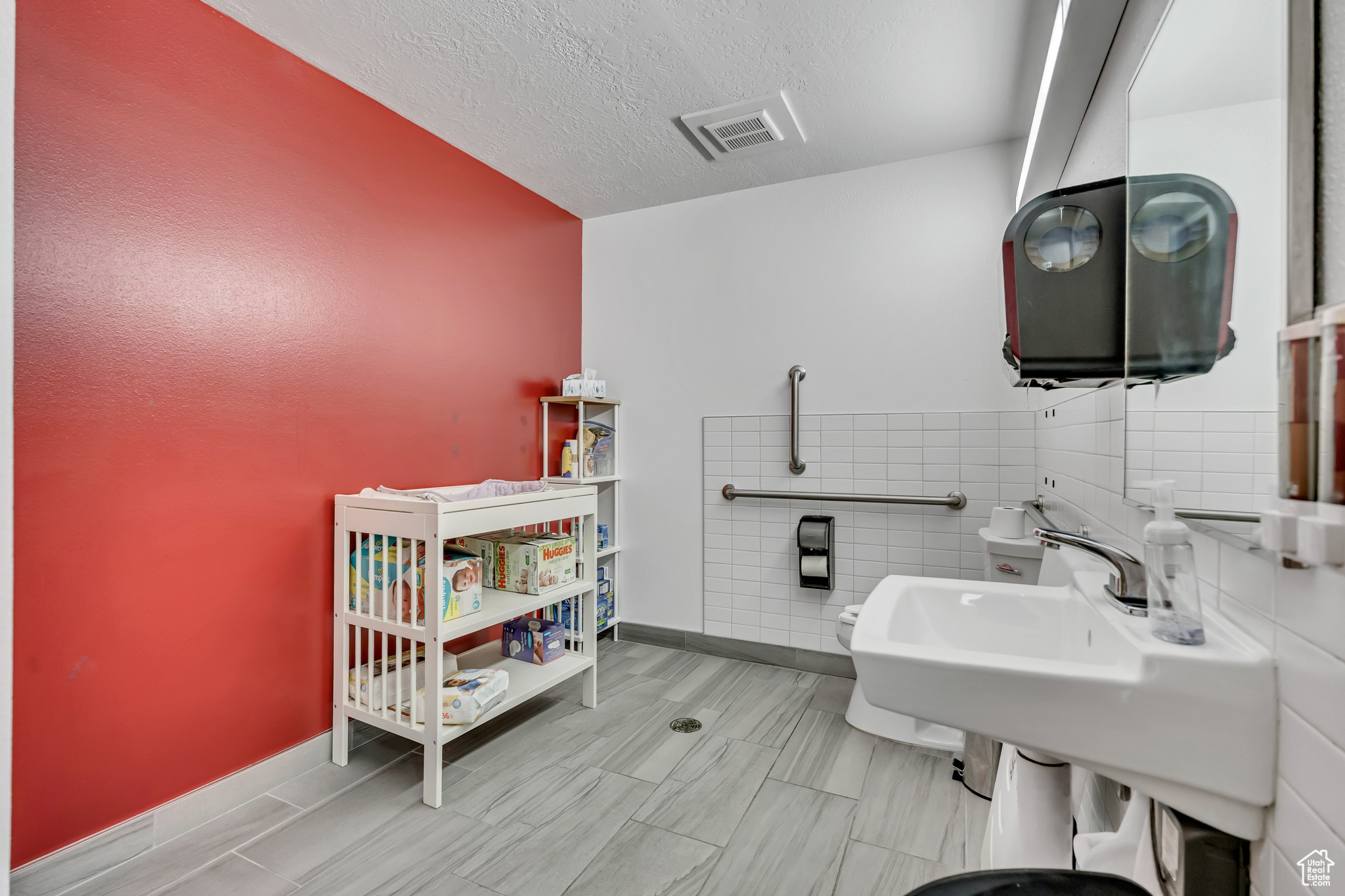 SOUTH MAIN S - Commercial Sale