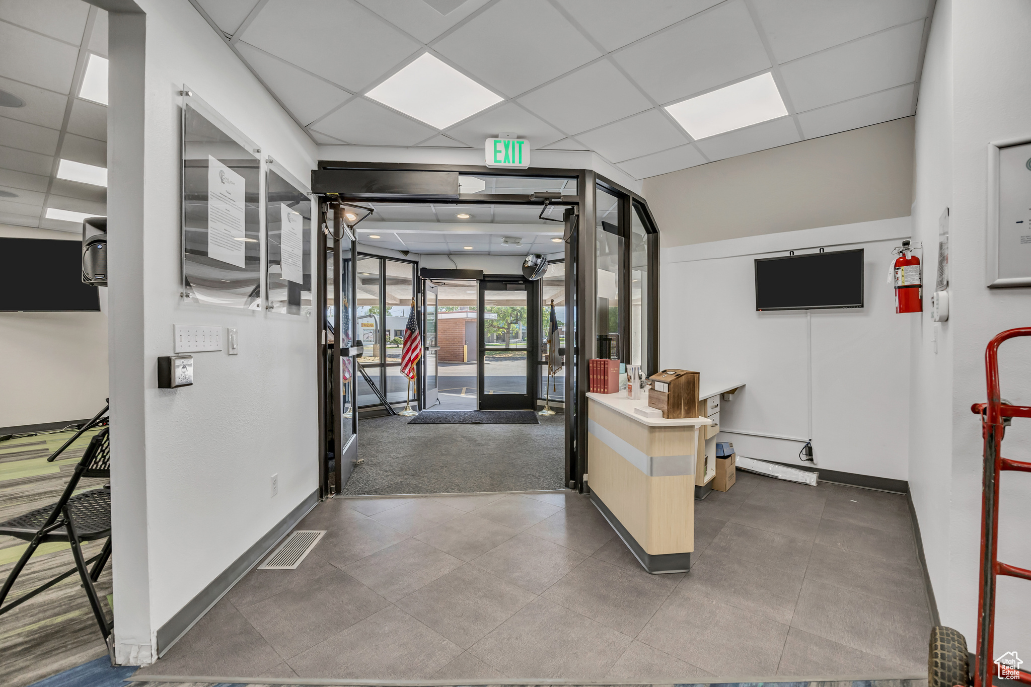 SOUTH MAIN S - Commercial Sale