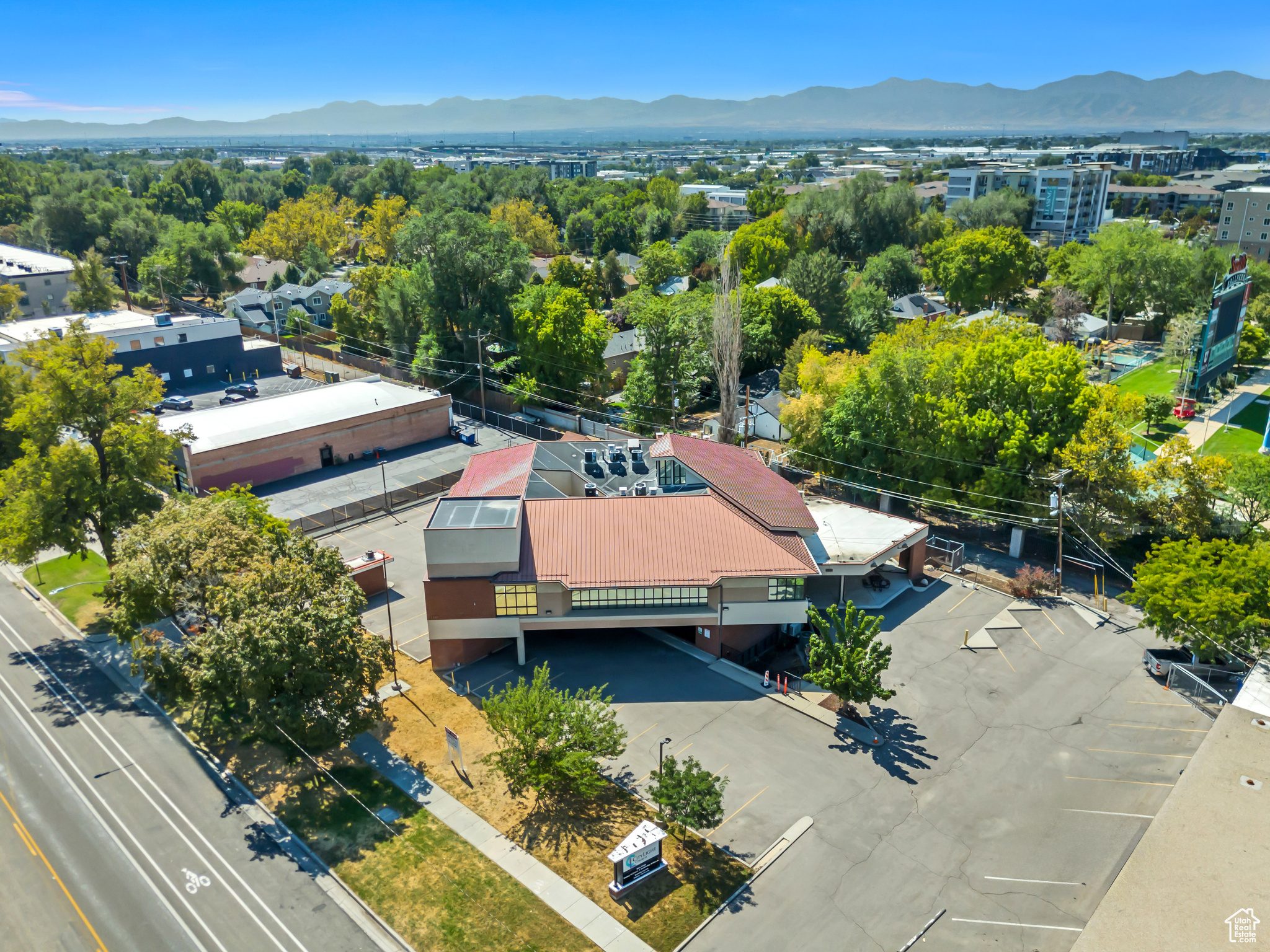 SOUTH MAIN S - Commercial Sale