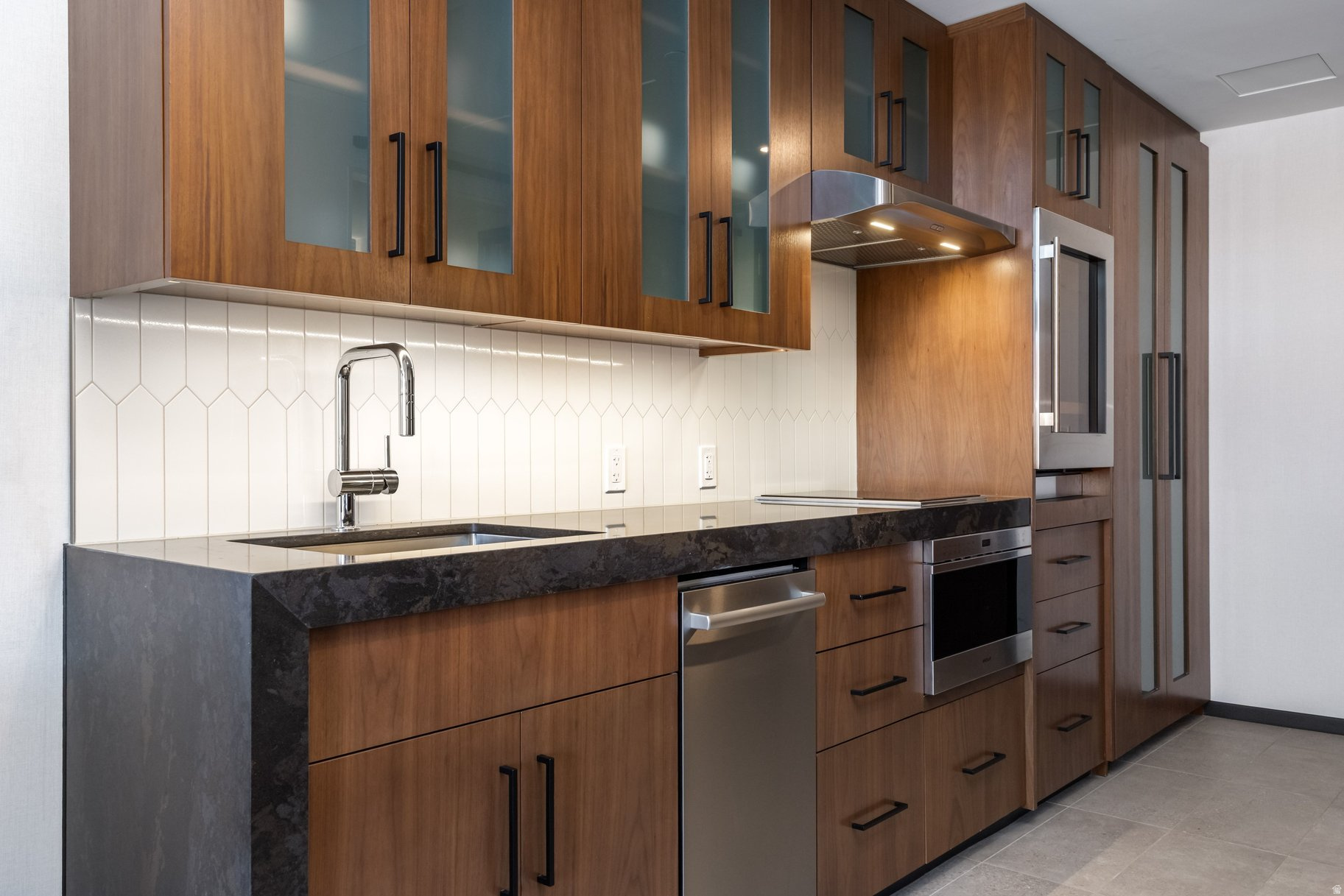 BLACK DESERT RESORT CENTER - Residential