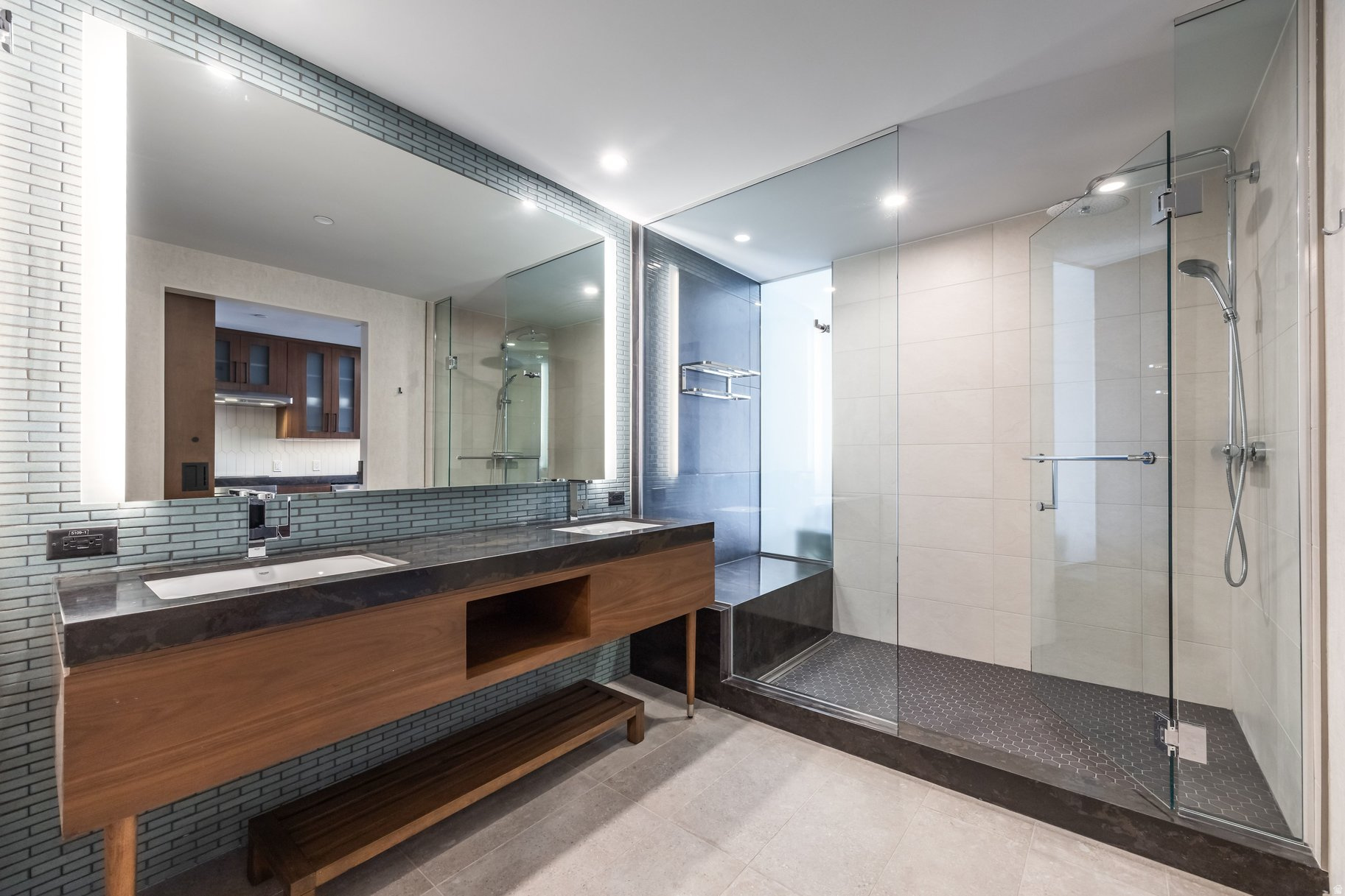 BLACK DESERT RESORT CENTER - Residential