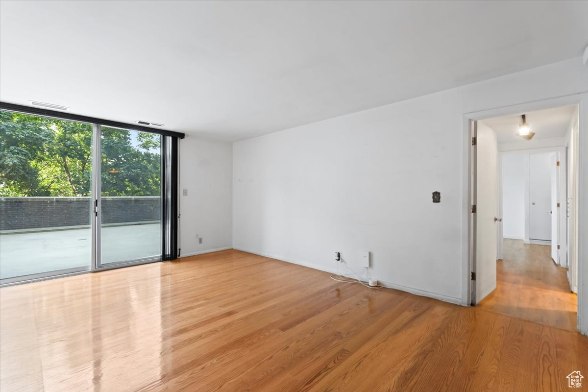 BONEVILLE TOWERS - Residential