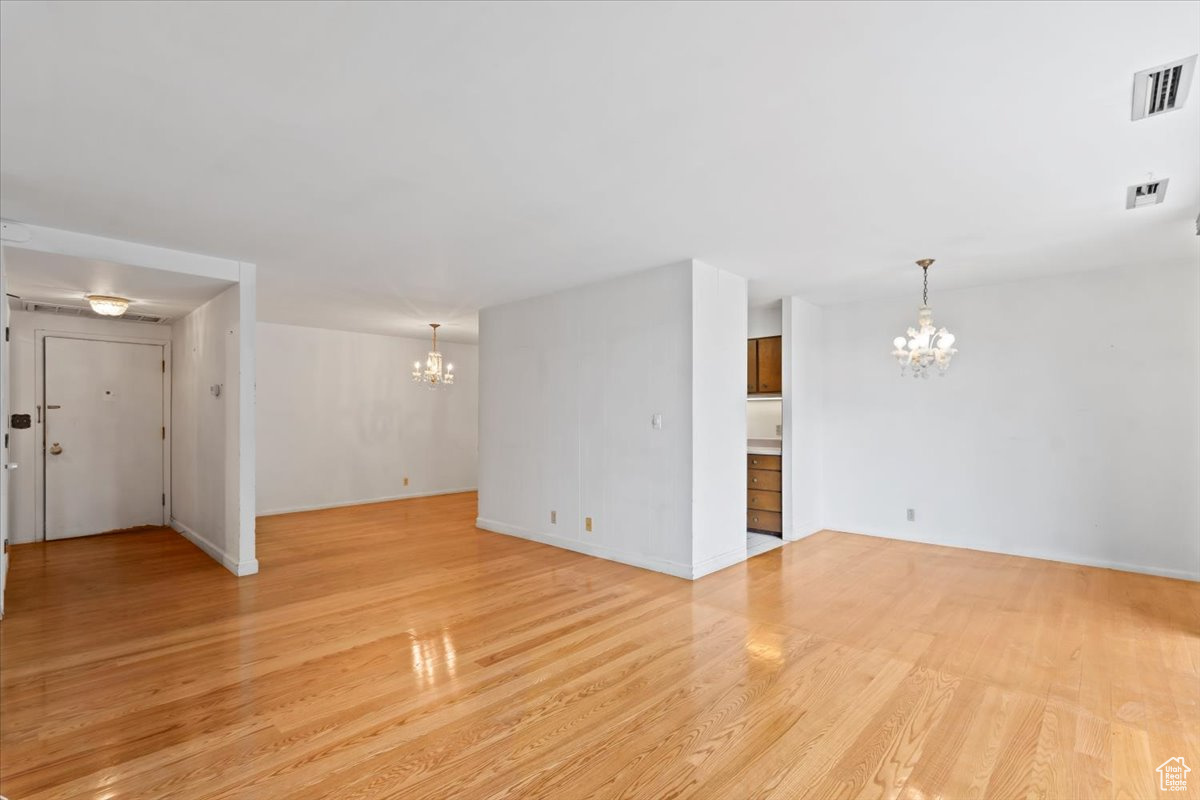 BONEVILLE TOWERS - Residential