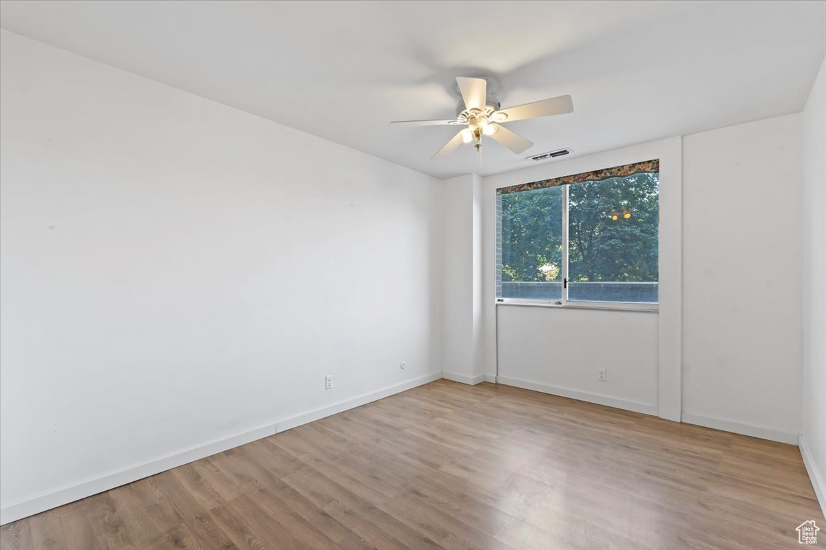 BONEVILLE TOWERS - Residential