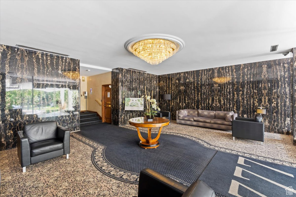 BONEVILLE TOWERS - Residential