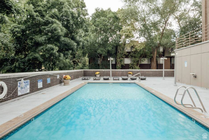 BONEVILLE TOWERS - Residential