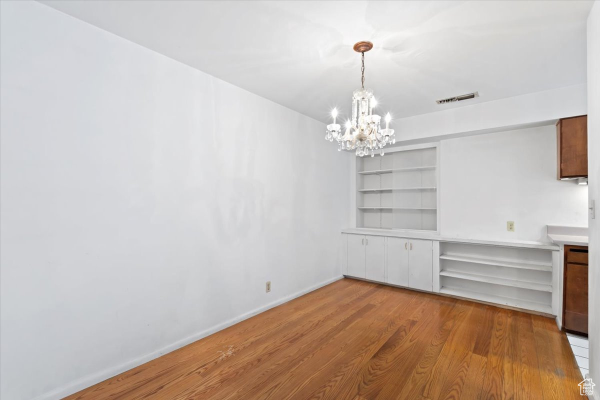 BONEVILLE TOWERS - Residential