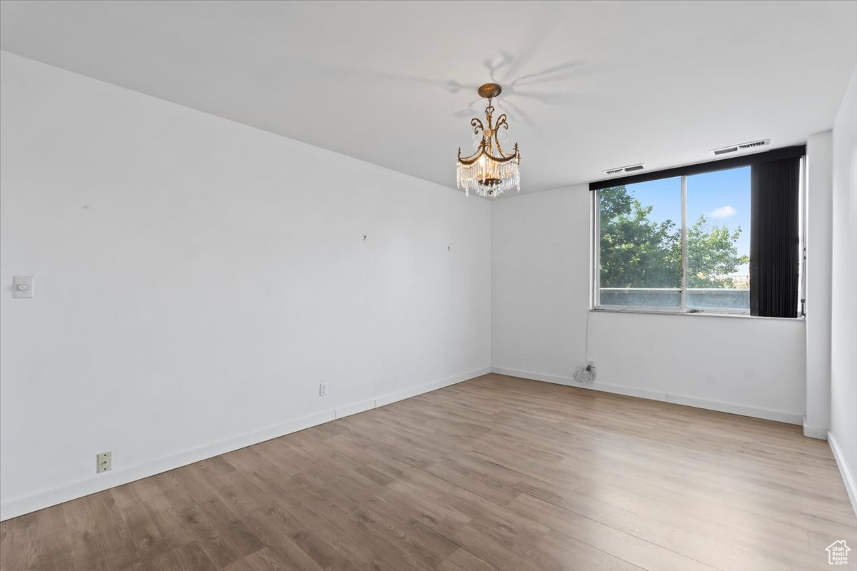 BONEVILLE TOWERS - Residential