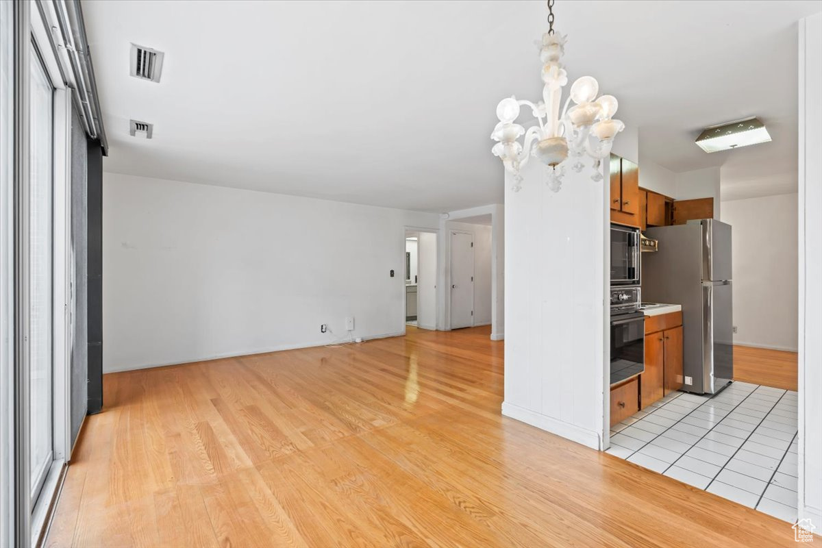 BONEVILLE TOWERS - Residential