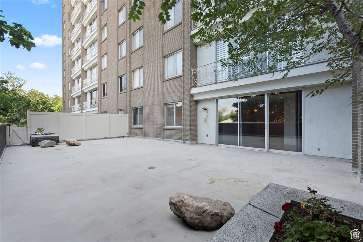 BONEVILLE TOWERS - Residential