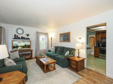 Tiny photo for 610 E 150 S, Kaysville, UT 84037 (MLS # 2152925)
