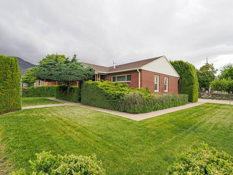 Tiny photo for 610 E 150 S, Kaysville, UT 84037 (MLS # 2152925)