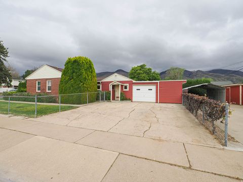 Tiny photo for 610 E 150 S, Kaysville, UT 84037 (MLS # 2152925)