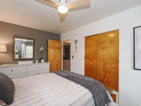 Tiny photo for 610 E 150 S, Kaysville, UT 84037 (MLS # 2152925)