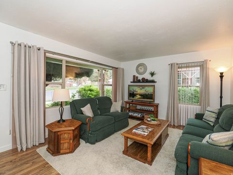 Tiny photo for 610 E 150 S, Kaysville, UT 84037 (MLS # 2152925)