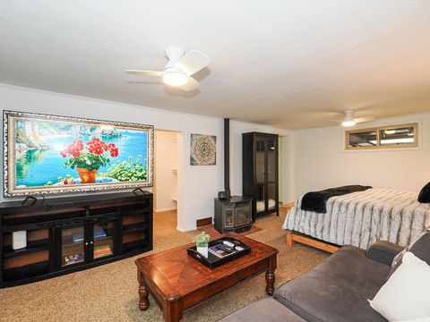 Tiny photo for 610 E 150 S, Kaysville, UT 84037 (MLS # 2152925)