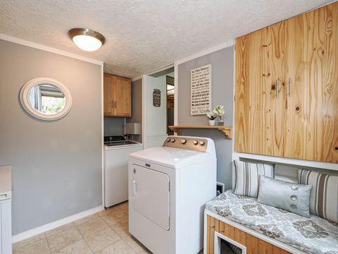 Tiny photo for 610 E 150 S, Kaysville, UT 84037 (MLS # 2152925)