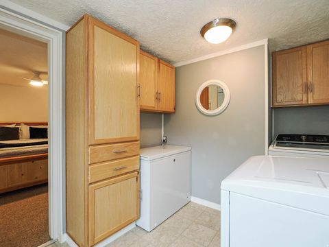 Tiny photo for 610 E 150 S, Kaysville, UT 84037 (MLS # 2152925)