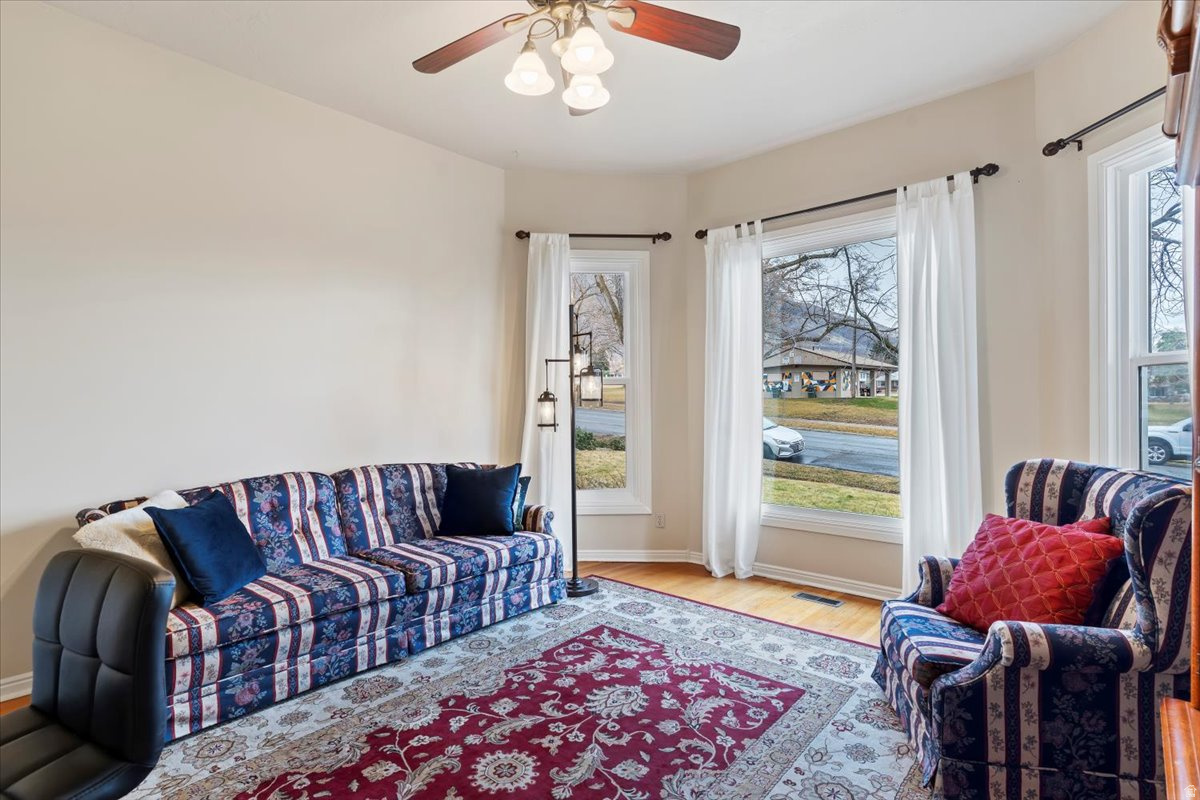 NOB HILL - Residential