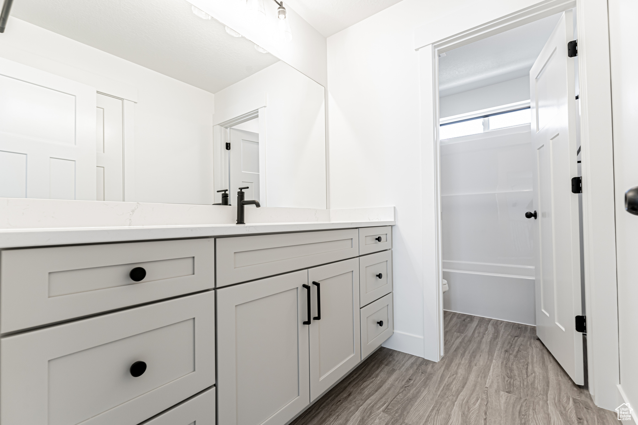 RIVER POINT - Residential