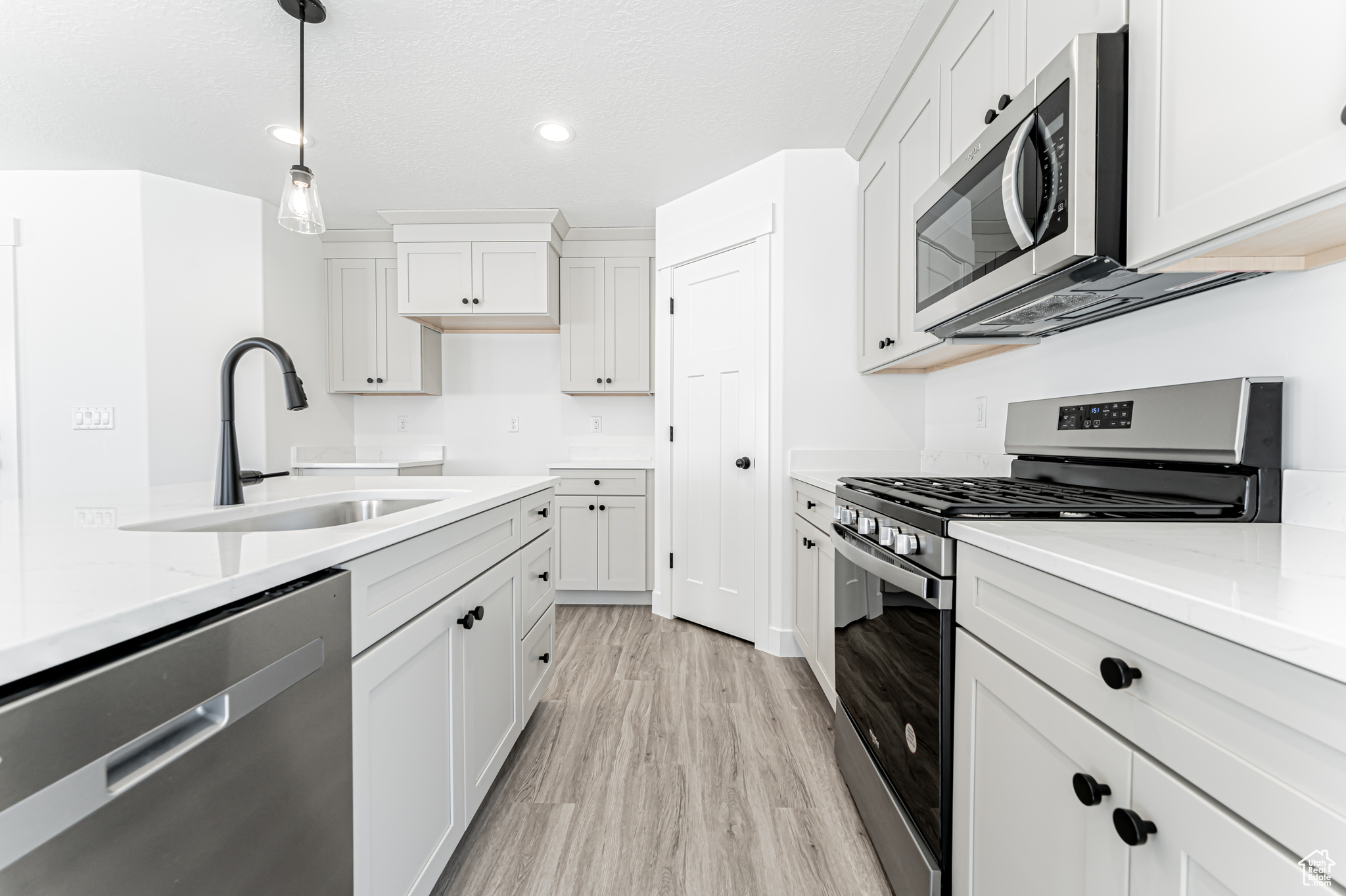 RIVER POINT - Residential