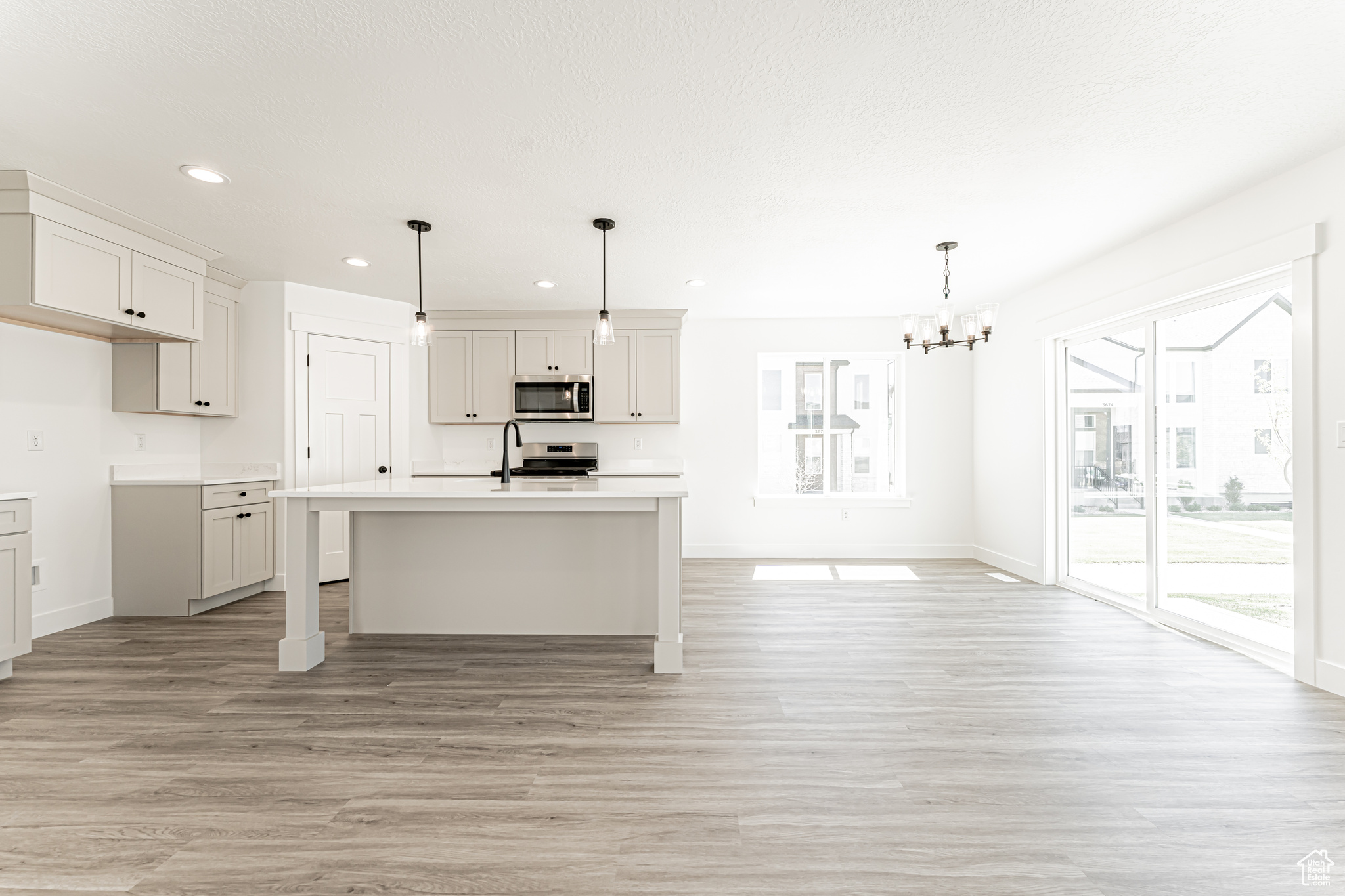 RIVER POINT - Residential