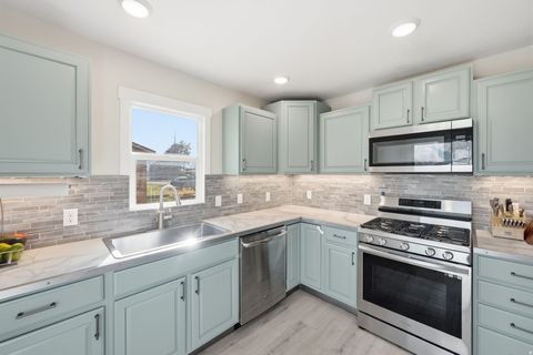 Tiny photo for 1195 W 1600 N, Mapleton, UT 84664 (MLS # 2129808)