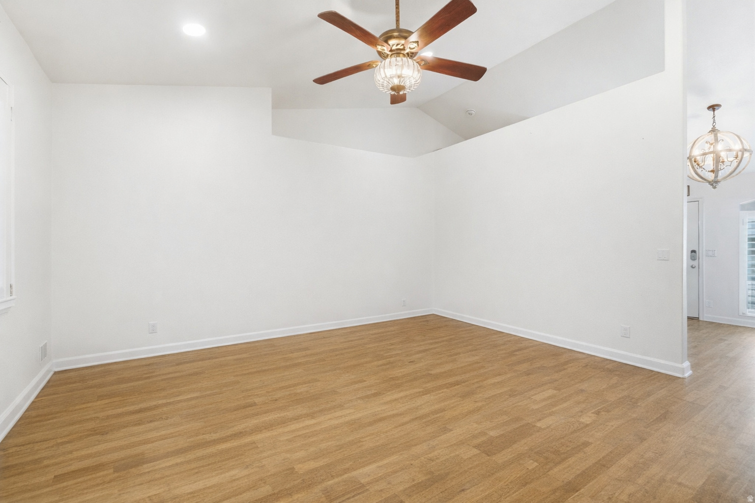 LAKE MOUNTAIN ESTATE - Residential