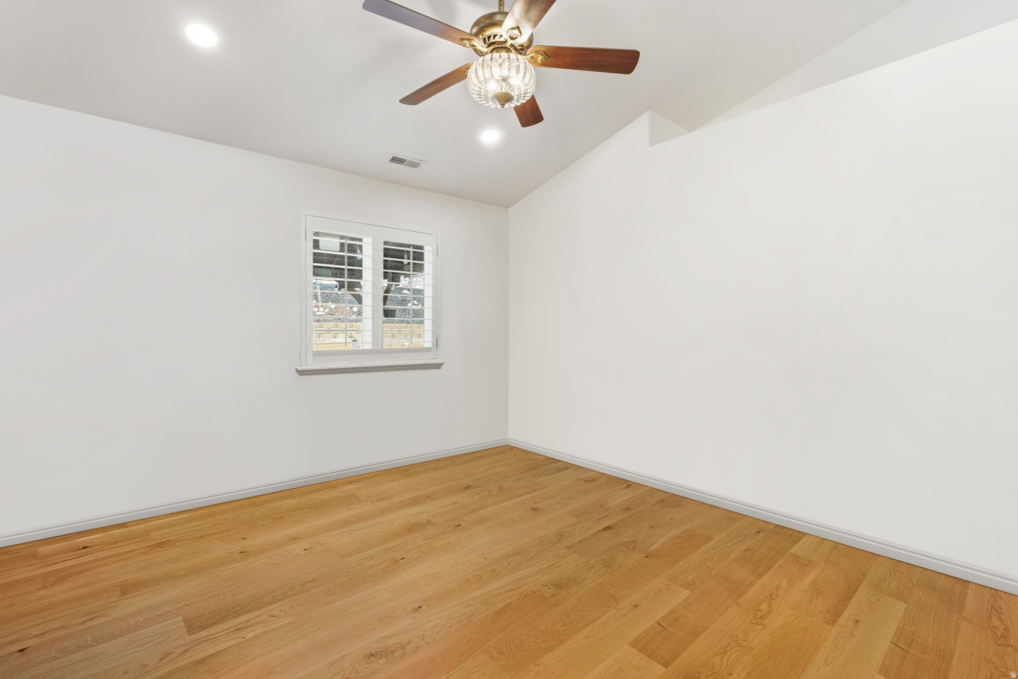 LAKE MOUNTAIN ESTATE - Residential