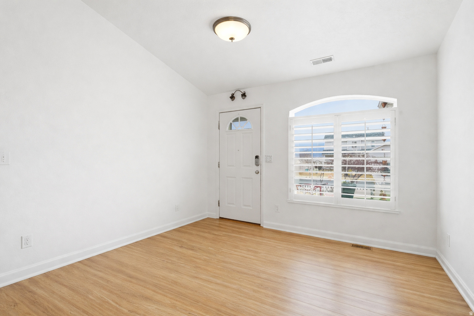 LAKE MOUNTAIN ESTATE - Residential