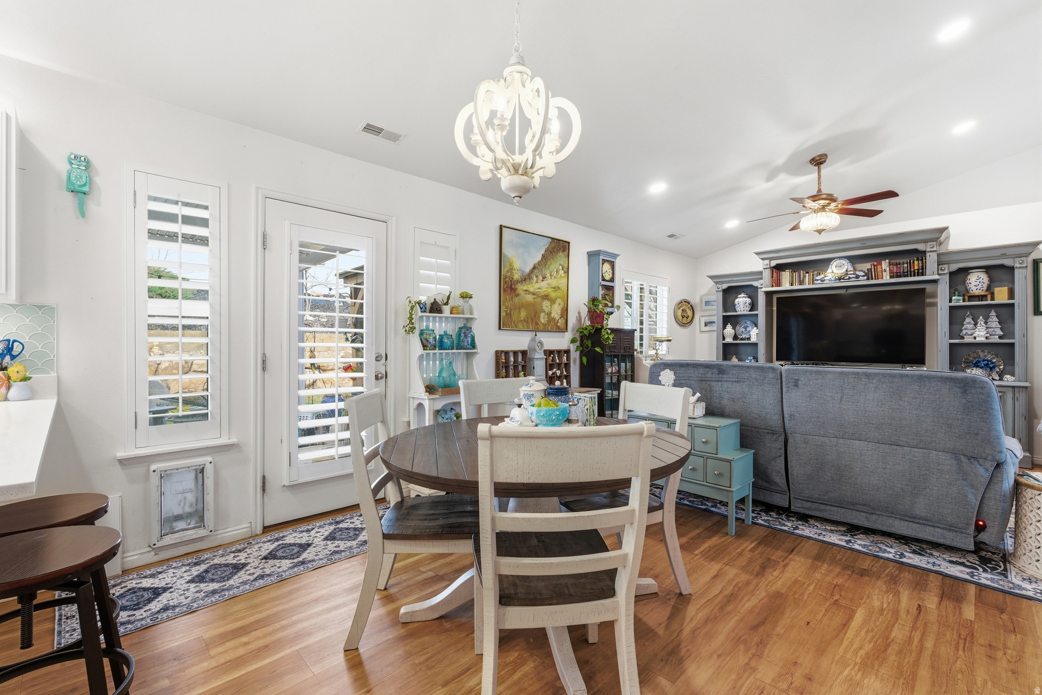 LAKE MOUNTAIN ESTATE - Residential