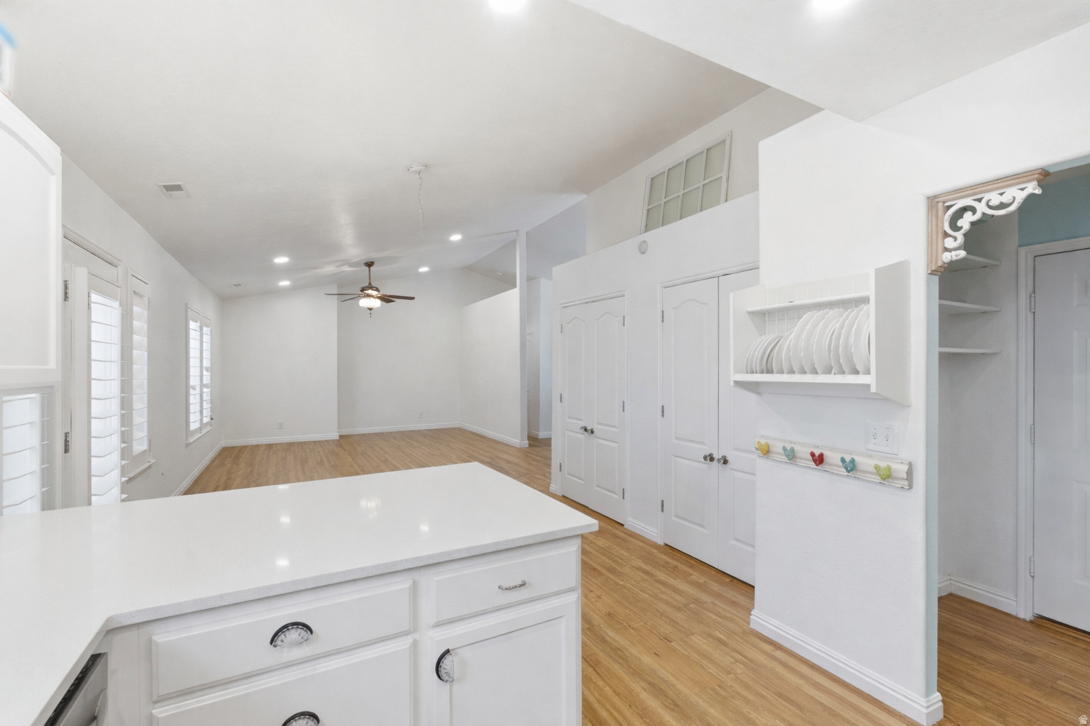 LAKE MOUNTAIN ESTATE - Residential