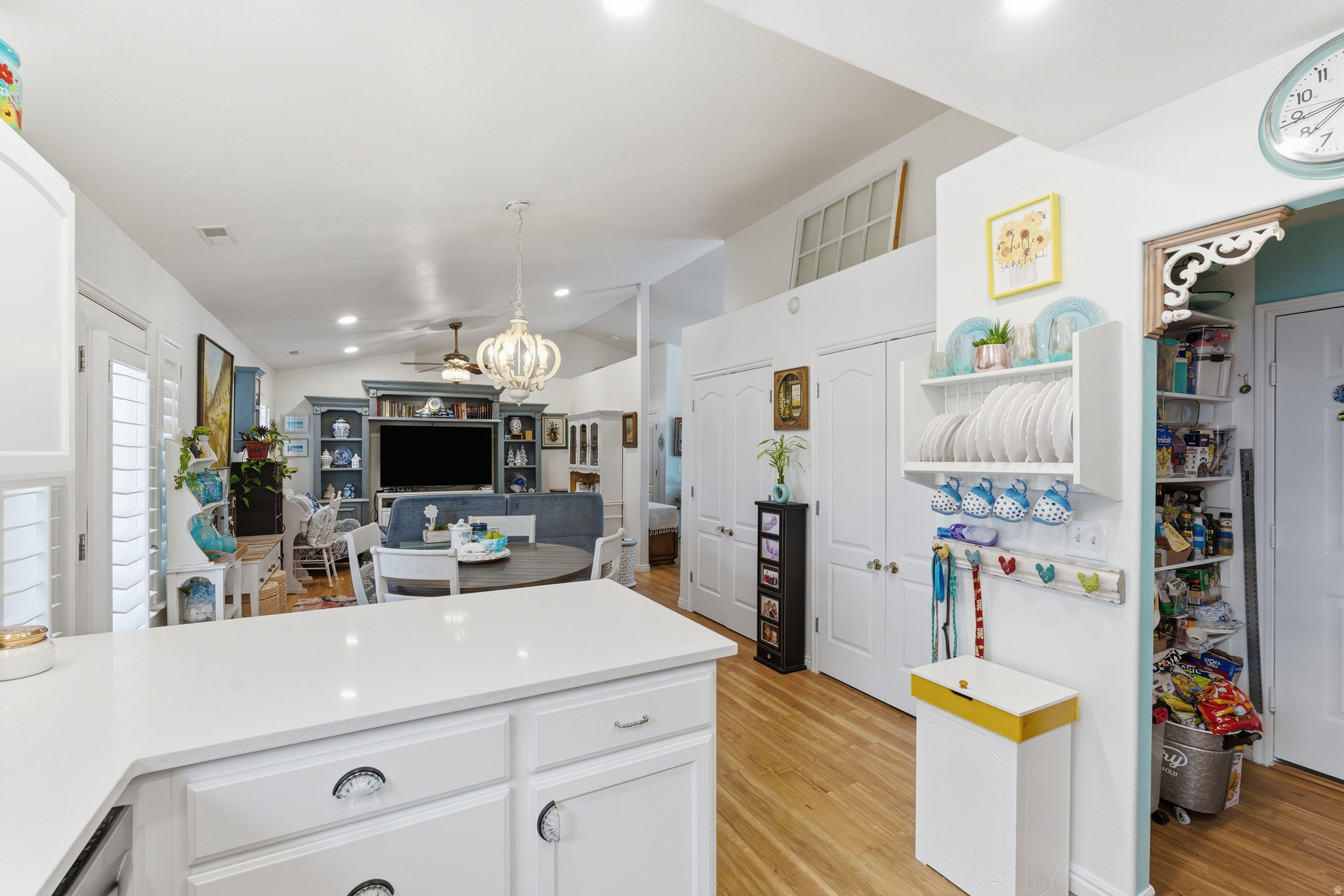 LAKE MOUNTAIN ESTATE - Residential