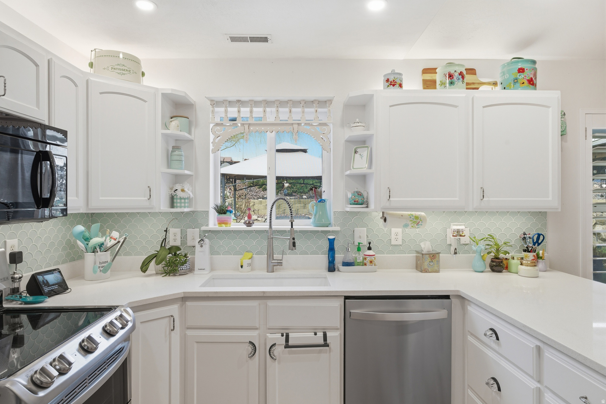 LAKE MOUNTAIN ESTATE - Residential