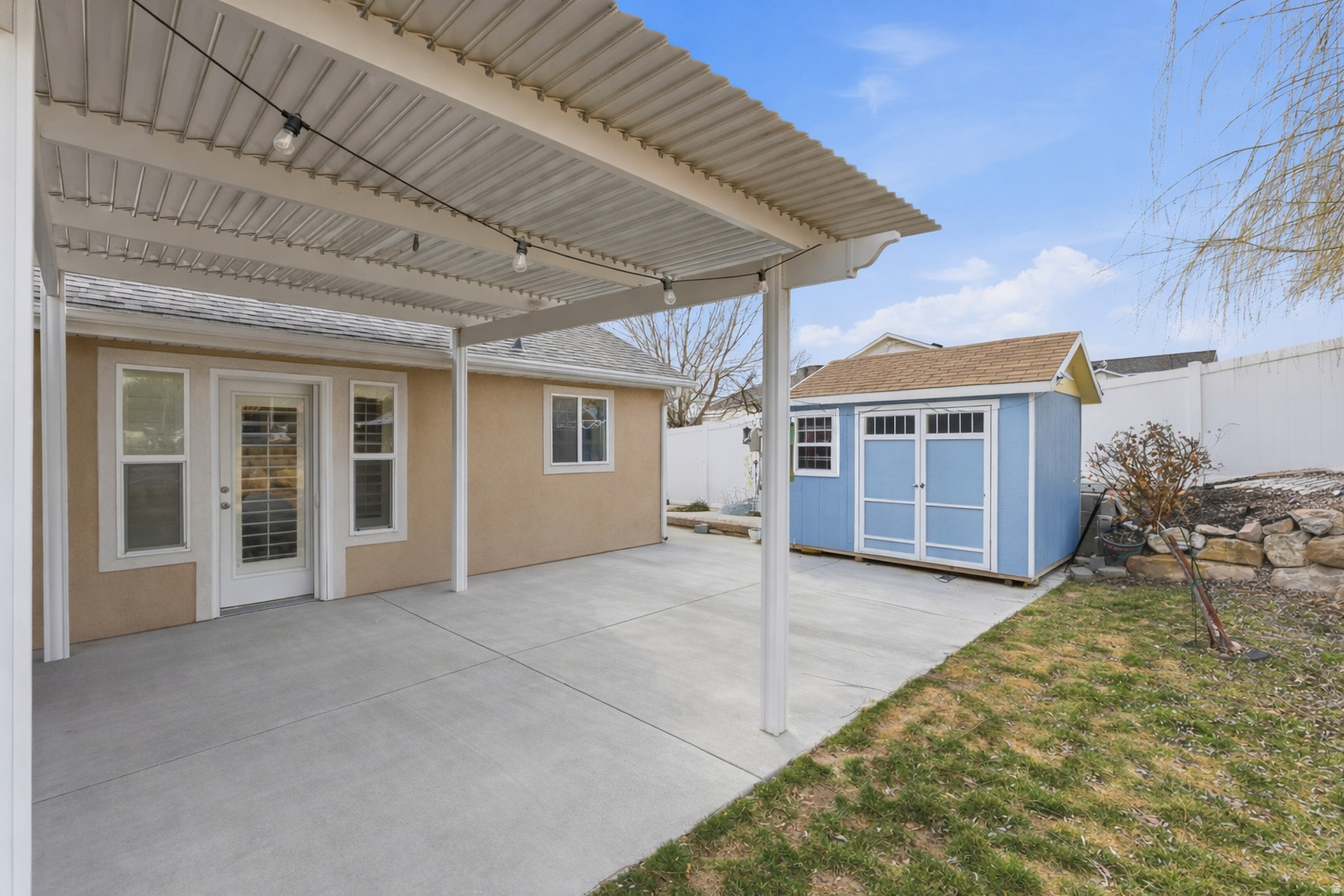 LAKE MOUNTAIN ESTATE - Residential