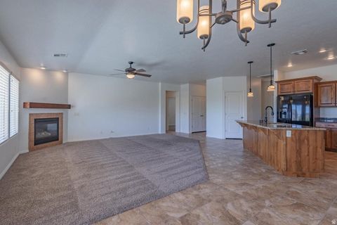 Tiny photo for 1574 E SUGAR PLUMB LN, Washington, UT 84780 (MLS # 2136894)