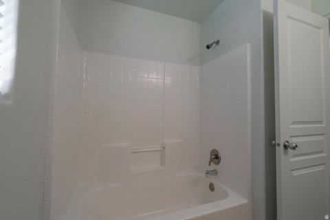 Tiny photo for 1574 E SUGAR PLUMB LN, Washington, UT 84780 (MLS # 2136894)