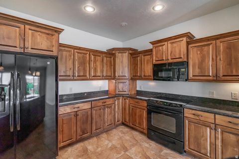 Tiny photo for 1574 E SUGAR PLUMB LN, Washington, UT 84780 (MLS # 2136894)