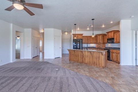 Tiny photo for 1574 E SUGAR PLUMB LN, Washington, UT 84780 (MLS # 2136894)