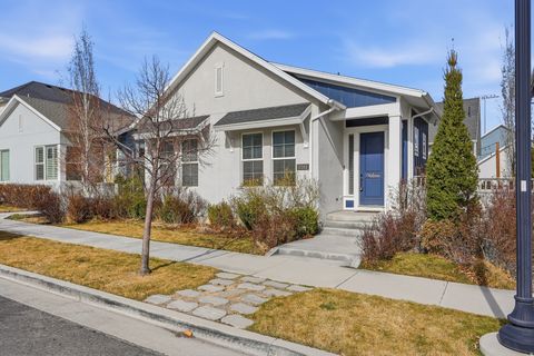 Homes For Sale - 11383 S New Bern Way<br/> South Jordan, UT 84009