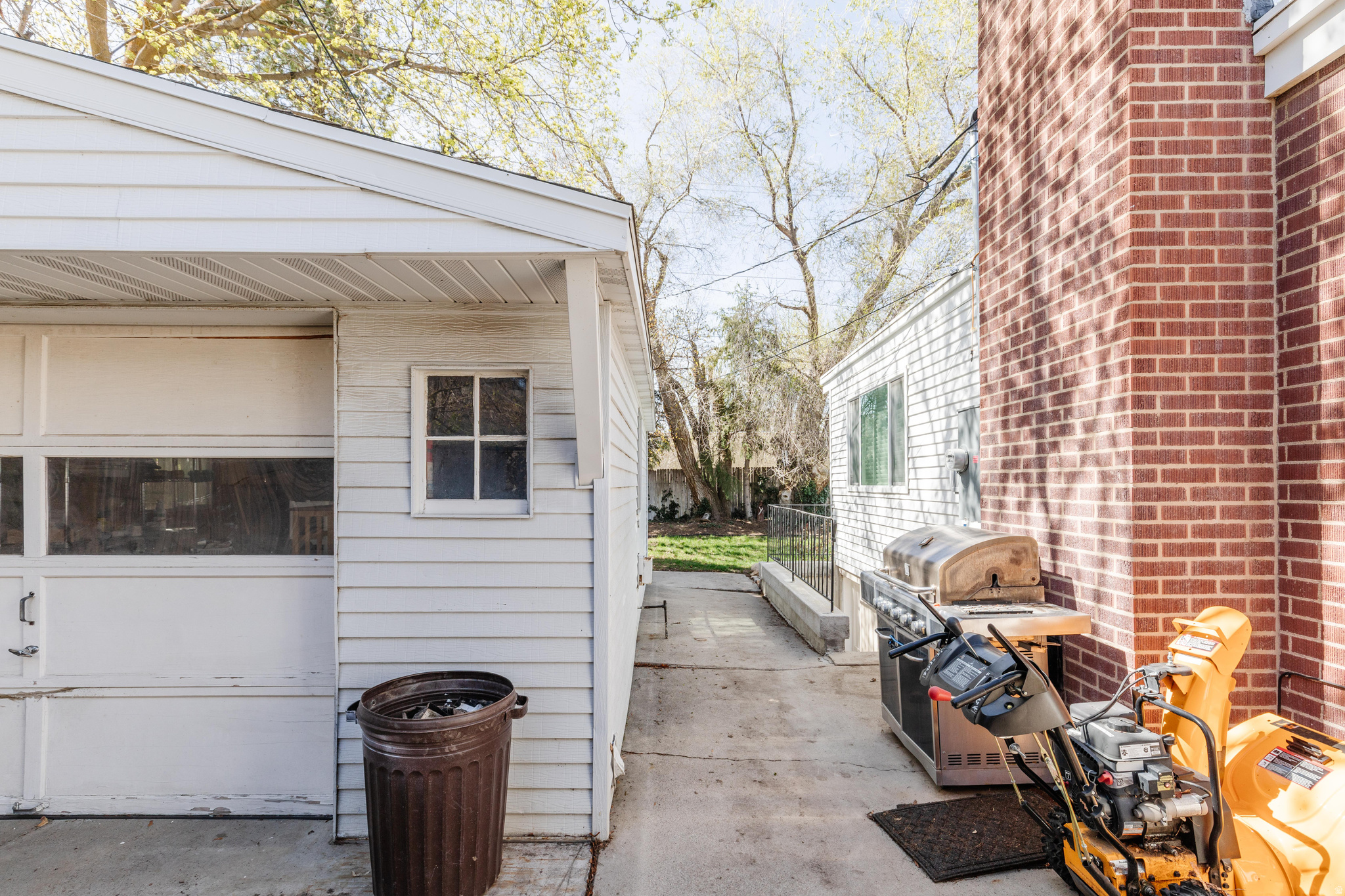 HILLCREST HOMES SUBD - Residential