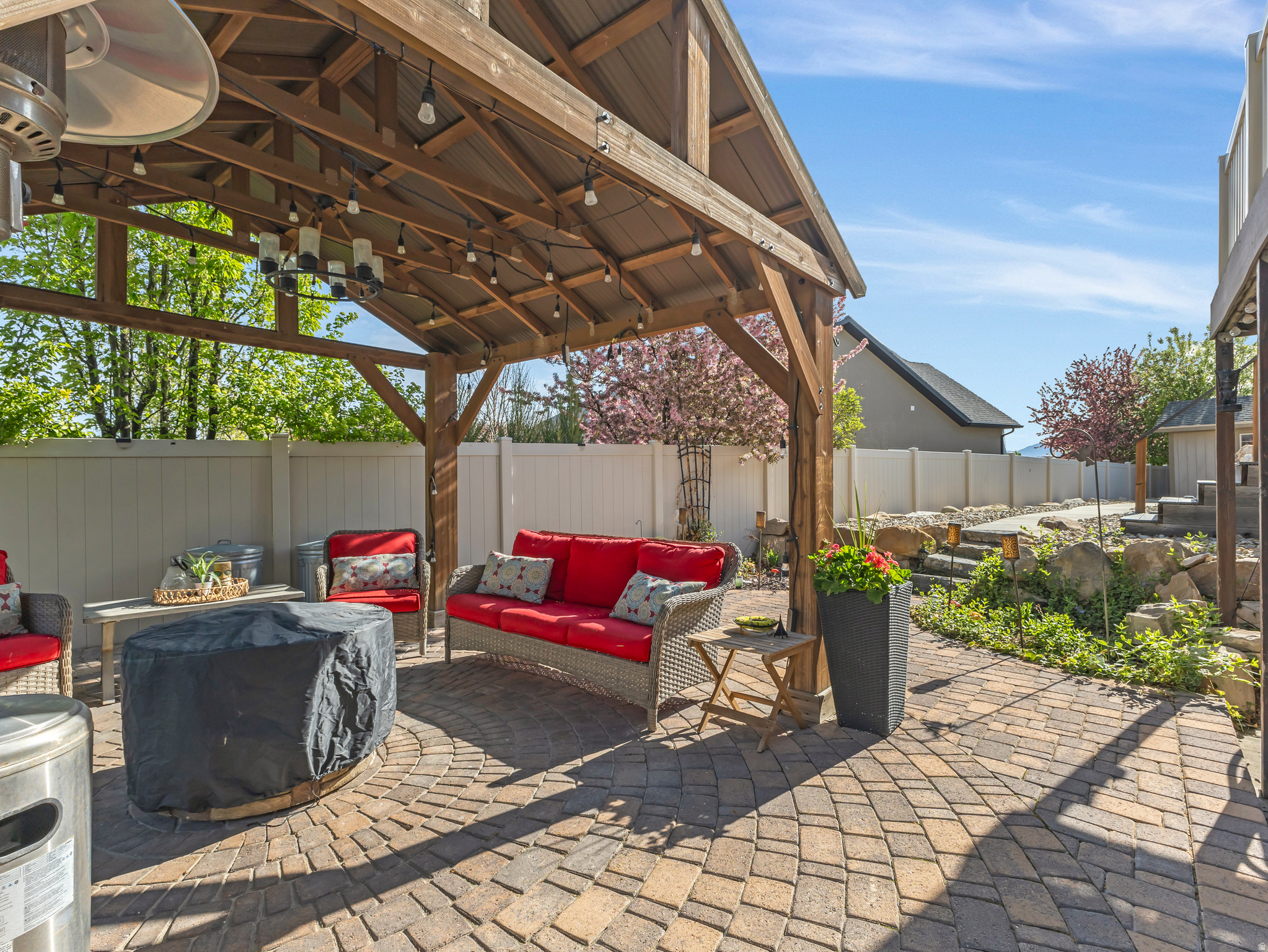 SARATOGA HILLS - Residential