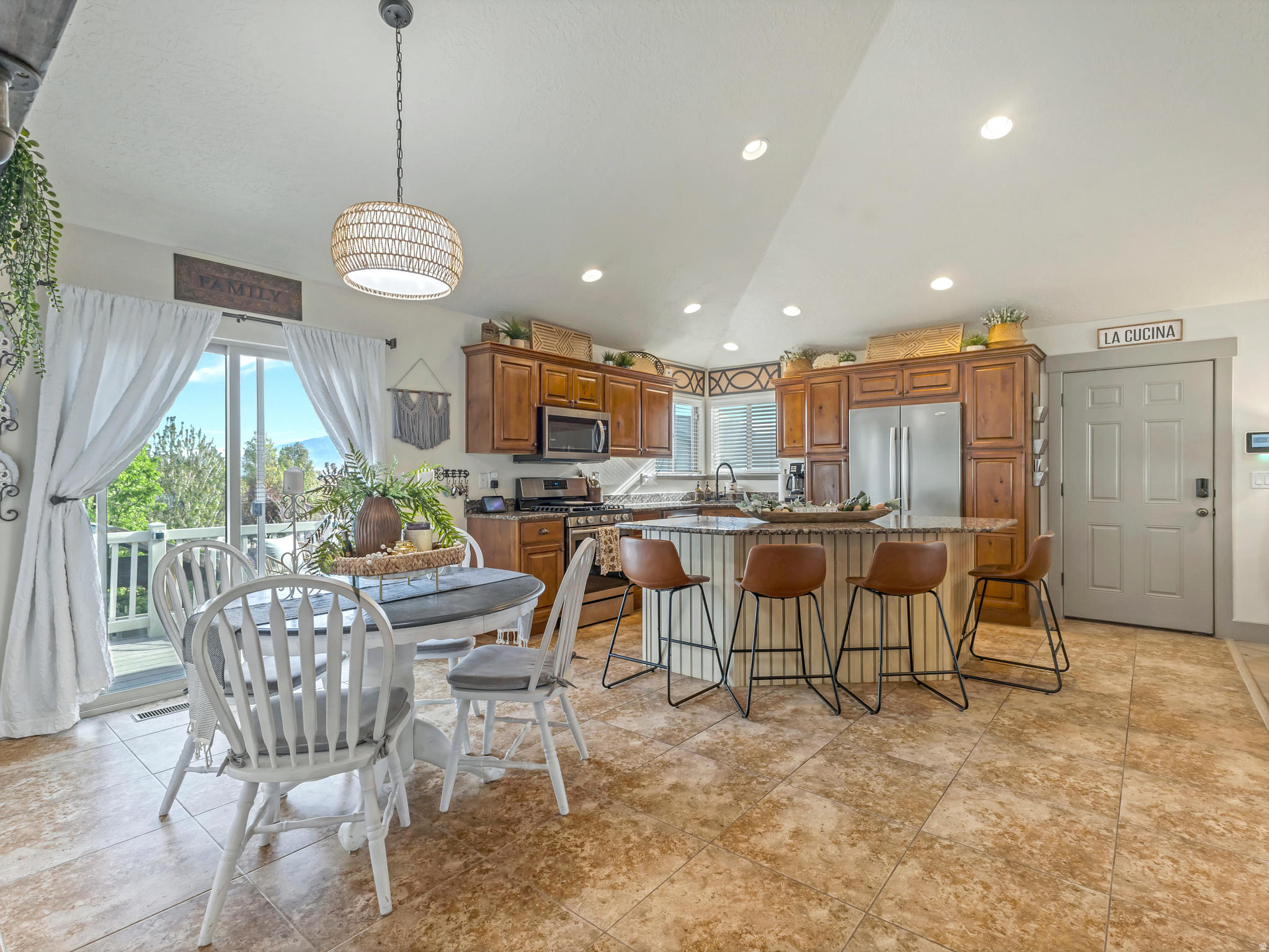 SARATOGA HILLS - Residential