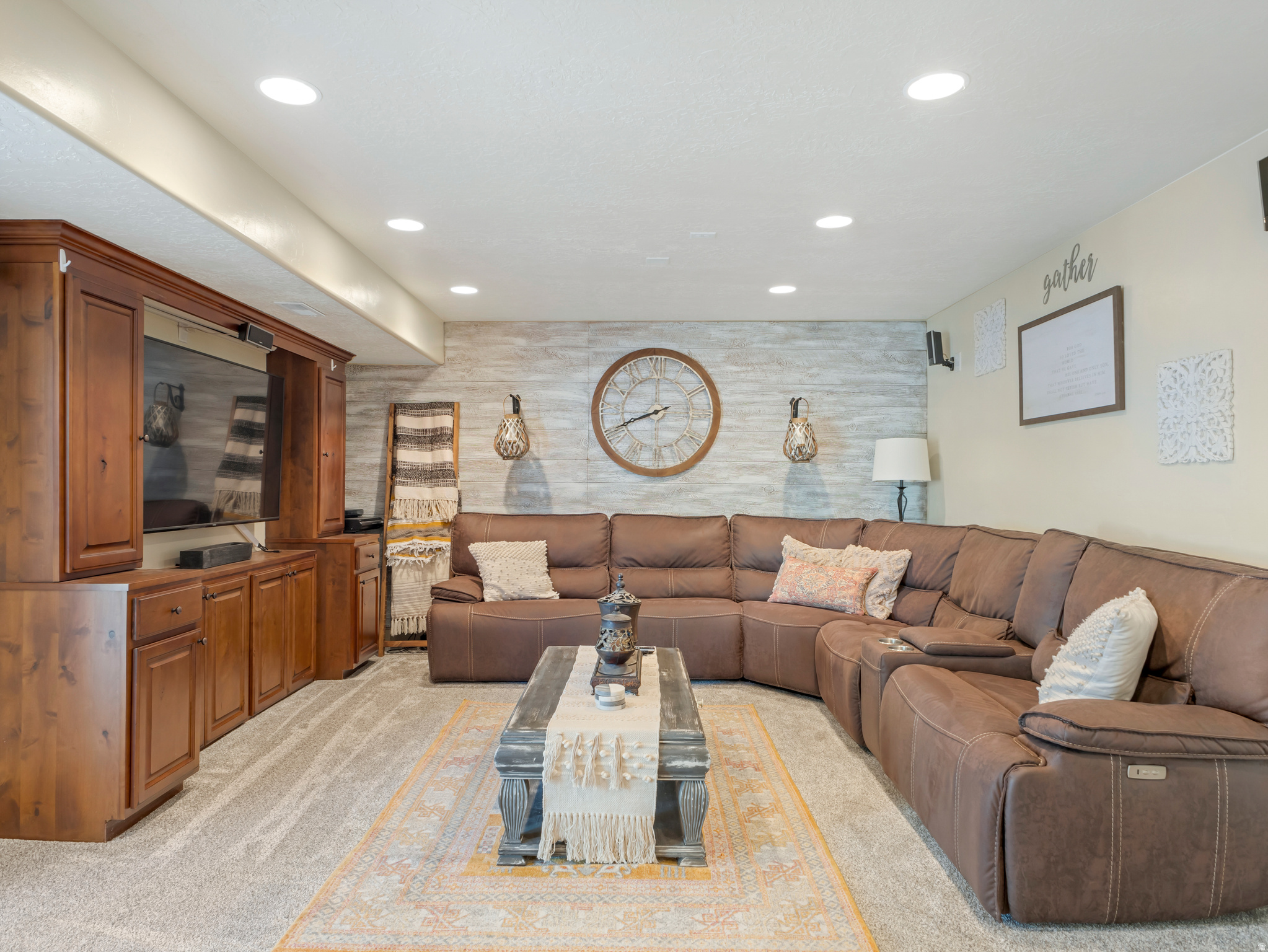 SARATOGA HILLS - Residential