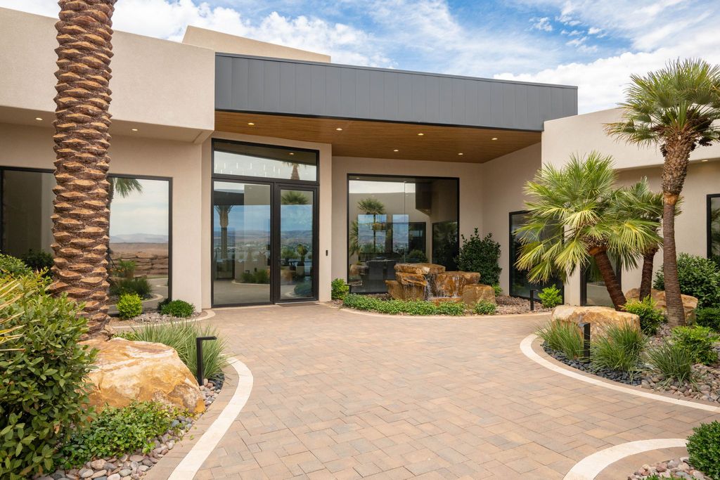 Photo of 2801 E DIAMOND RIDGE DR, Saint George, UT 84790 (MLS # 2135769)