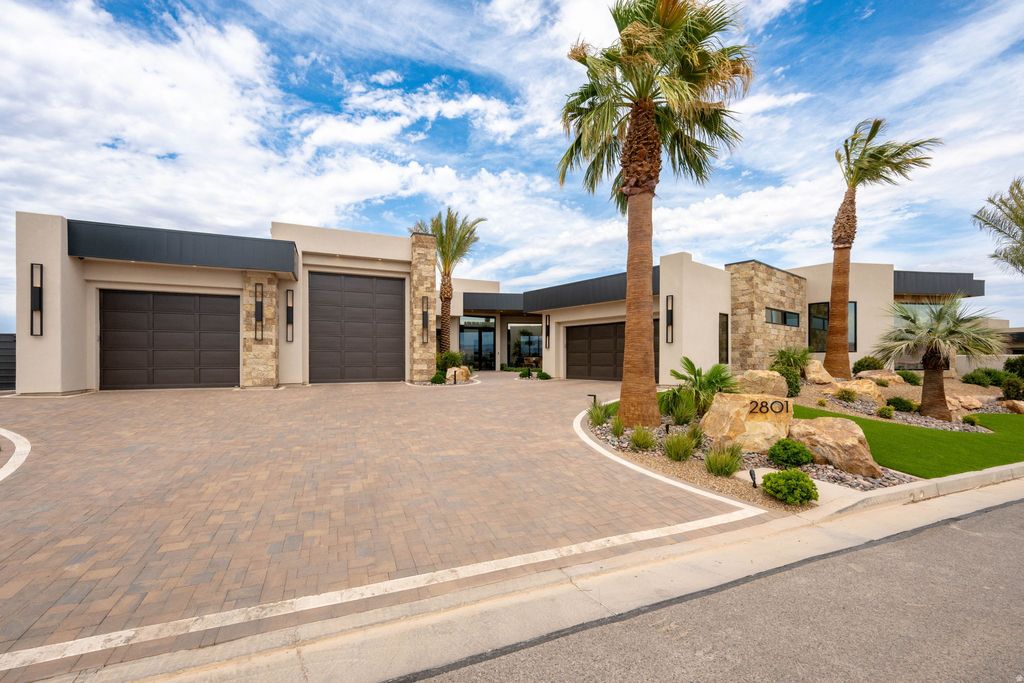 Photo of 2801 E DIAMOND RIDGE DR, Saint George, UT 84790 (MLS # 2135769)